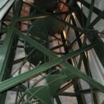 Glockenturm von Marling: weiter oben sind Metallstufen